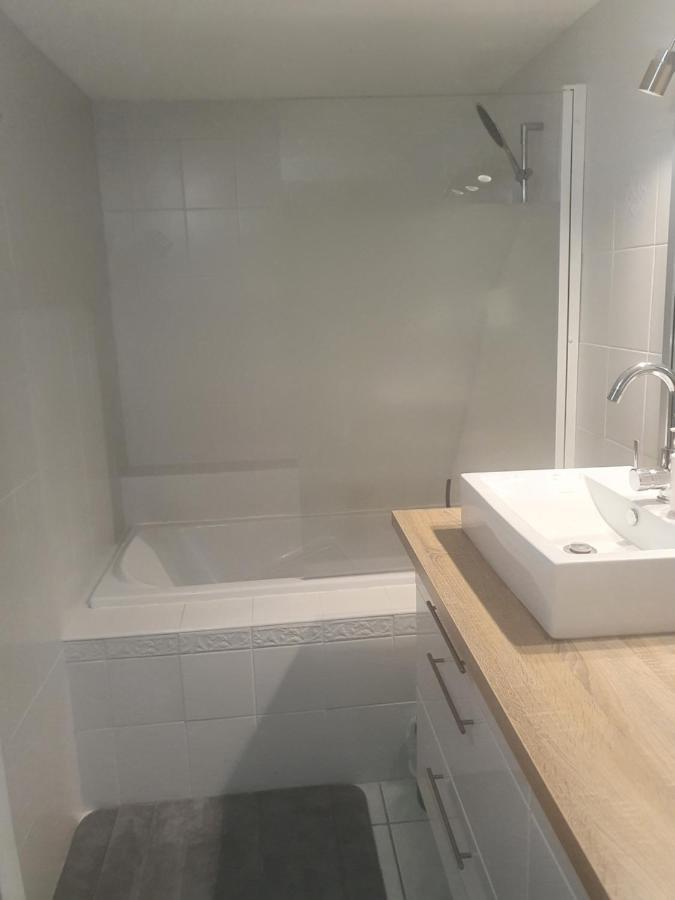 Апартаменти T2 Jusqu'A 4 Personnes En Rez-De-Jardin De Maison, Avec Piscine, Draps Et Serviettes De Toilette Fournis Аржеле-сюр-Мер Екстер'єр фото